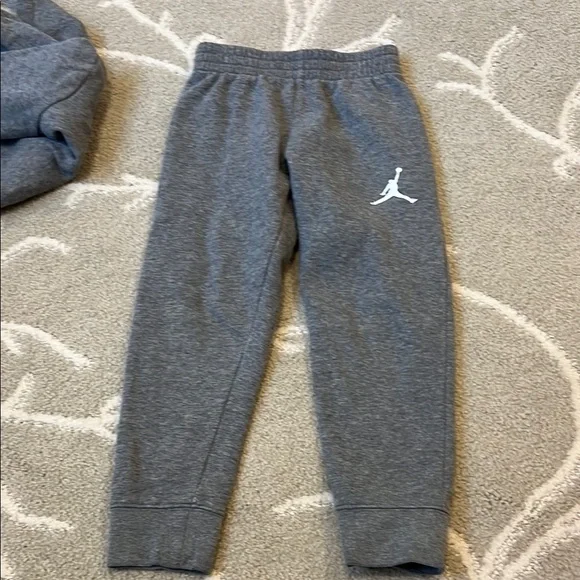 Jordan Kids Gray Matching Set - Picture 6 of 6